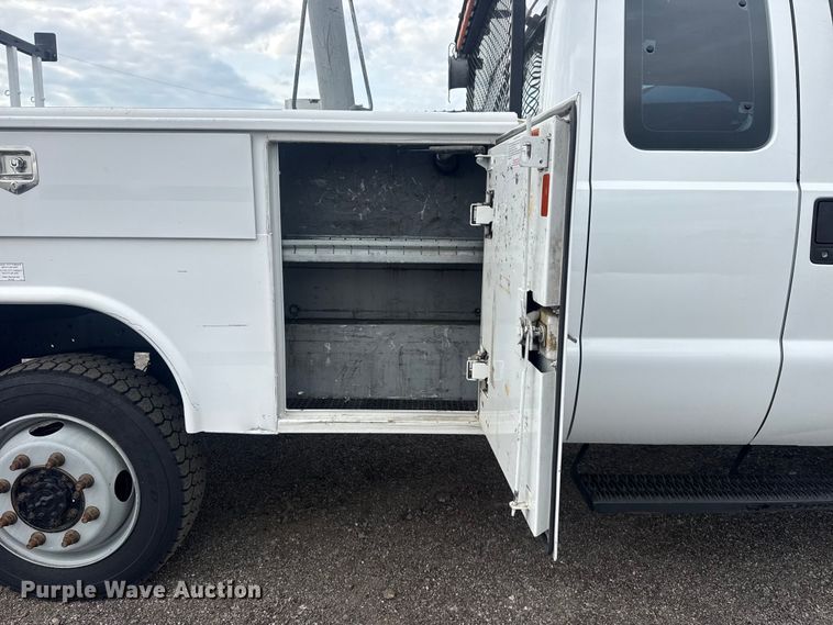 image for item EG8968 2015 Ford F250 Super Duty Ext. Cab utility bed pickup truck