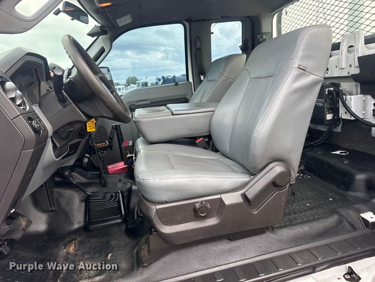 image for item EG8968 2015 Ford F250 Super Duty Ext. Cab utility bed pickup truck