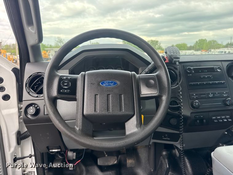 image for item EG8968 2015 Ford F250 Super Duty Ext. Cab utility bed pickup truck