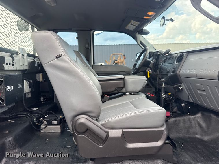 image for item EG8968 2015 Ford F250 Super Duty Ext. Cab utility bed pickup truck