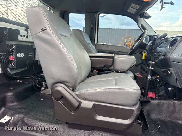 image for item EG8968 2015 Ford F250 Super Duty Ext. Cab utility bed pickup truck