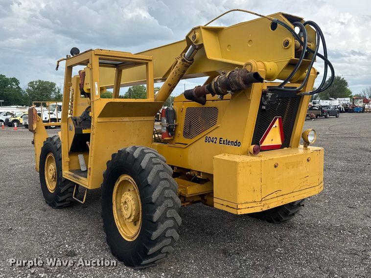 image for item EG8969 1993 Pettibone Corp. 8042 telehandler