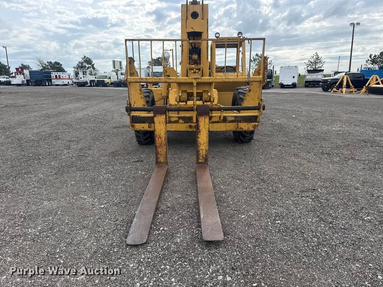image for item EG8969 1993 Pettibone Corp. 8042 telehandler