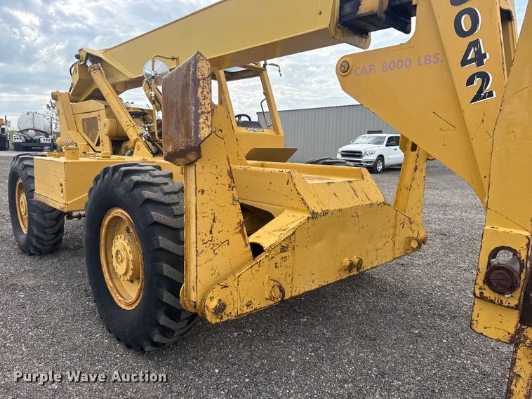image for item EG8969 1993 Pettibone Corp. 8042 telehandler
