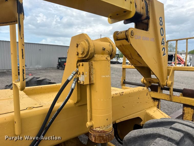 image for item EG8969 1993 Pettibone Corp. 8042 telehandler