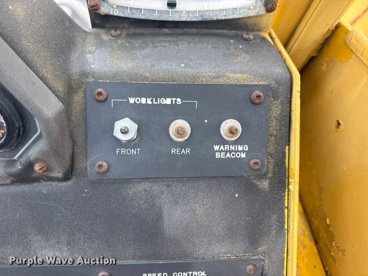 image for item EG8969 1993 Pettibone Corp. 8042 telehandler