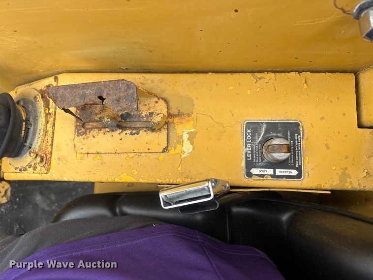 image for item EG8969 1993 Pettibone Corp. 8042 telehandler