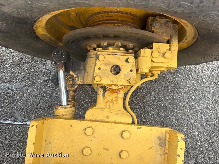 image for item EG8969 1993 Pettibone Corp. 8042 telehandler