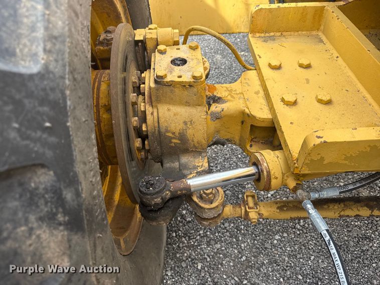 image for item EG8969 1993 Pettibone Corp. 8042 telehandler
