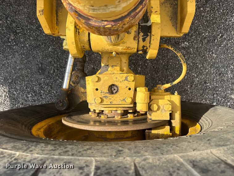 image for item EG8969 1993 Pettibone Corp. 8042 telehandler
