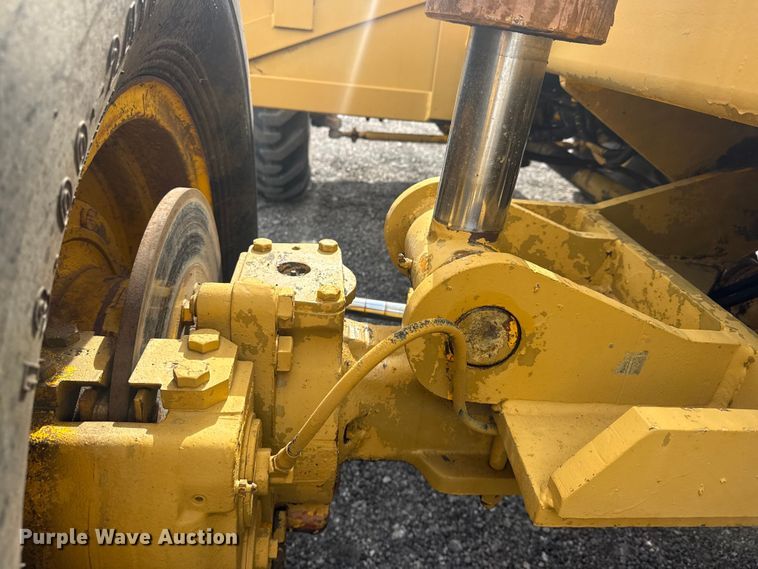 image for item EG8969 1993 Pettibone Corp. 8042 telehandler