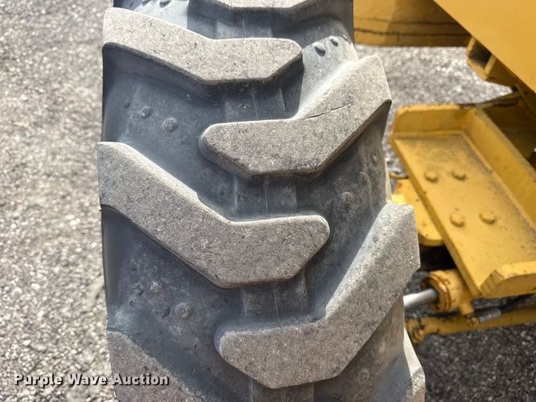 image for item EG8969 1993 Pettibone Corp. 8042 telehandler
