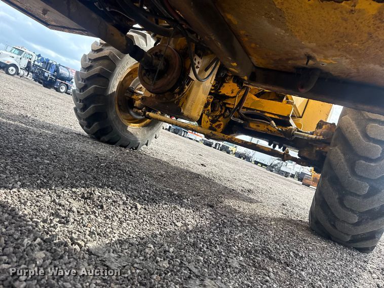 image for item EG8969 1993 Pettibone Corp. 8042 telehandler