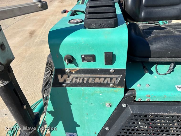 image for item EO4146 Whiteman HHXD5 power trowel