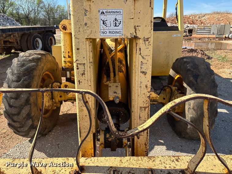 image for item EO4148 Pettibone 8042 telehandler