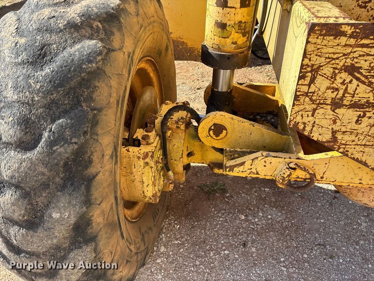 image for item EO4148 Pettibone 8042 telehandler