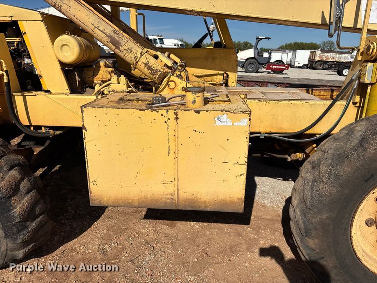 image for item EO4148 Pettibone 8042 telehandler