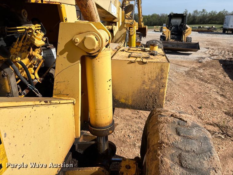 image for item EO4148 Pettibone 8042 telehandler