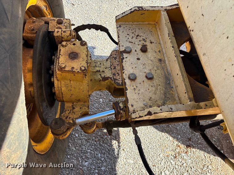 image for item EO4148 Pettibone 8042 telehandler