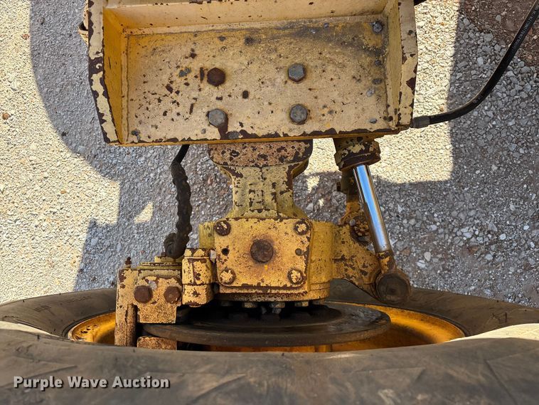 image for item EO4148 Pettibone 8042 telehandler