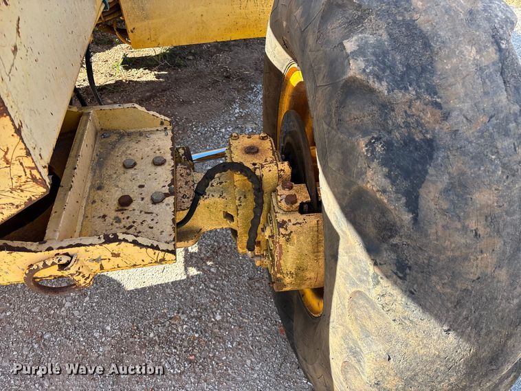 image for item EO4148 Pettibone 8042 telehandler