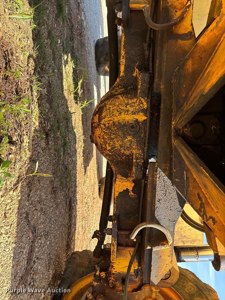 image for item EO4148 Pettibone 8042 telehandler