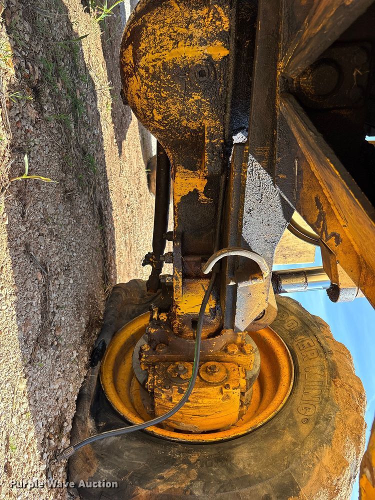 image for item EO4148 Pettibone 8042 telehandler