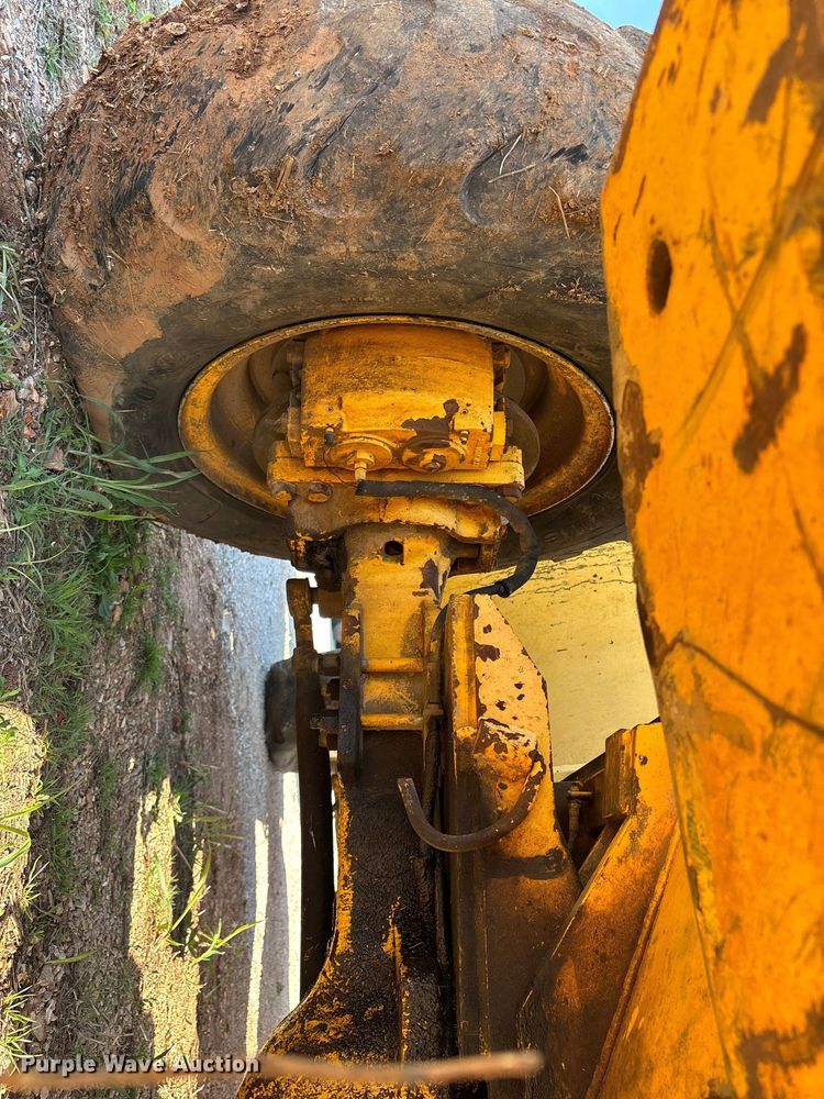 image for item EO4148 Pettibone 8042 telehandler