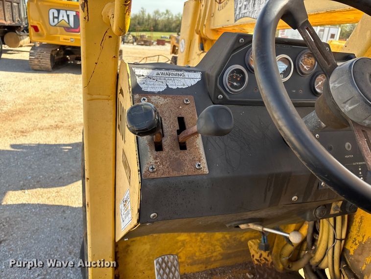 image for item EO4148 Pettibone 8042 telehandler