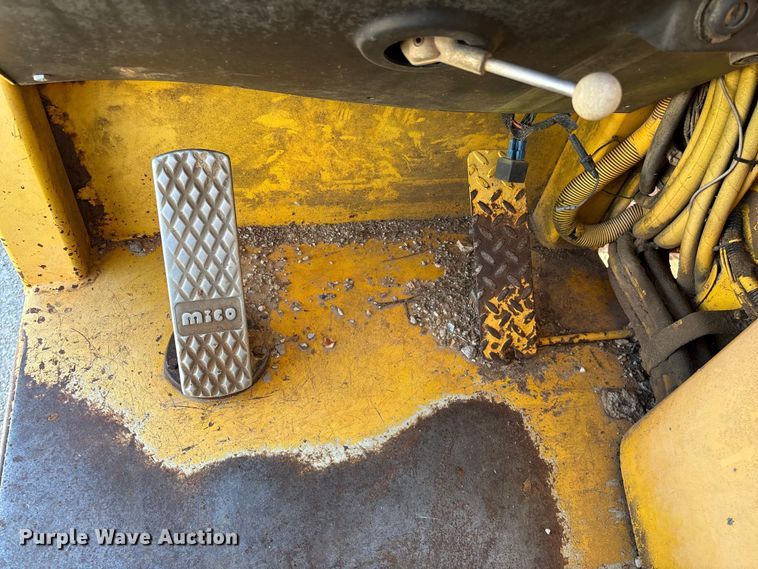 image for item EO4148 Pettibone 8042 telehandler