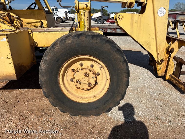 image for item EO4148 Pettibone 8042 telehandler