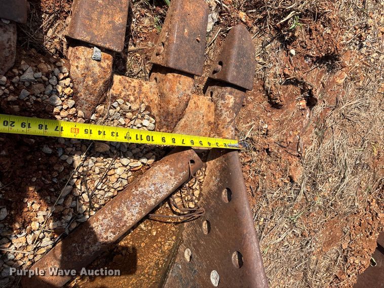 image for item EO4165 (2) excavator buckets