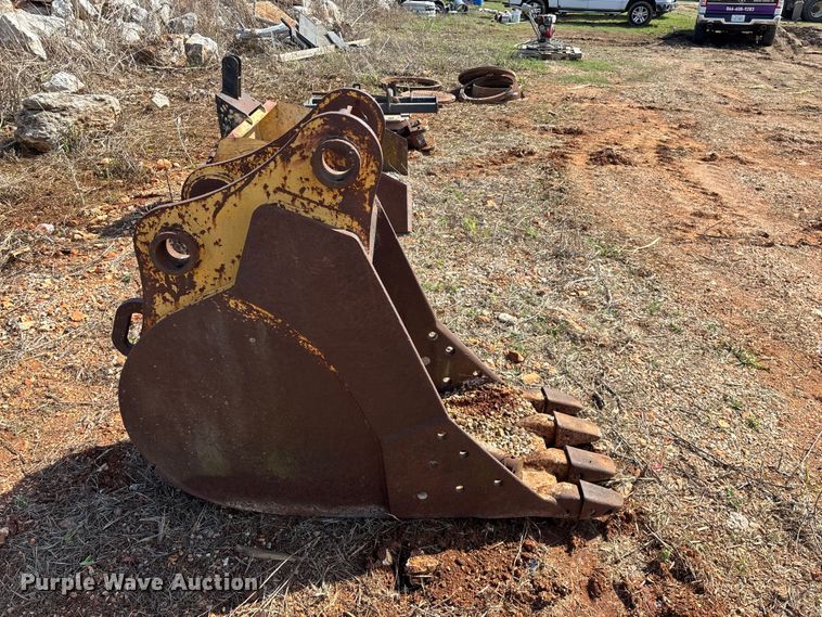 image for item EO4165 (2) excavator buckets