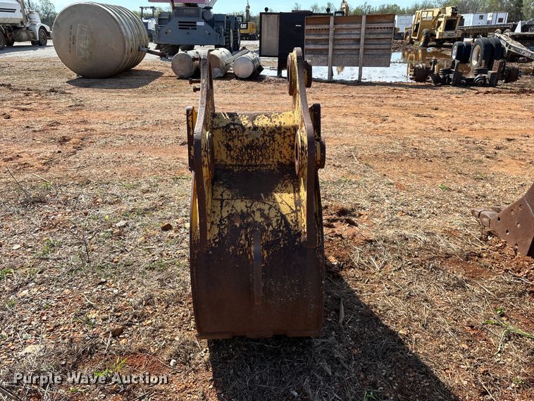 image for item EO4165 (2) excavator buckets