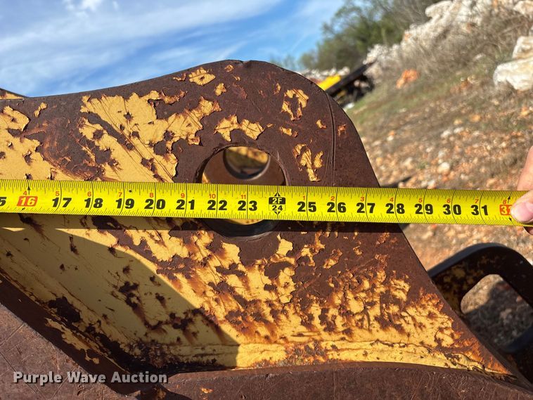 image for item EO4165 (2) excavator buckets