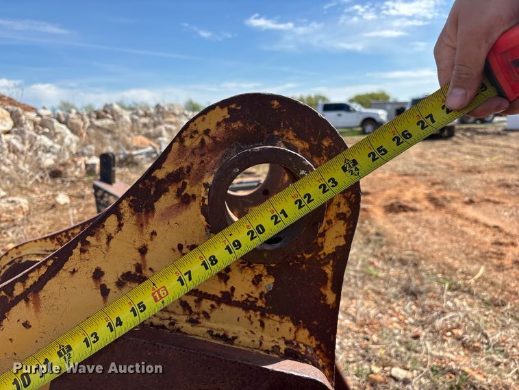 image for item EO4165 (2) excavator buckets