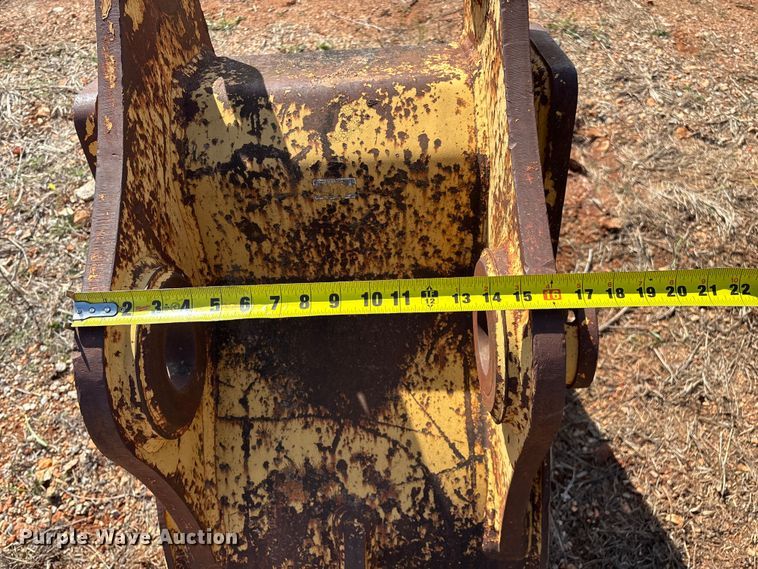 image for item EO4165 (2) excavator buckets