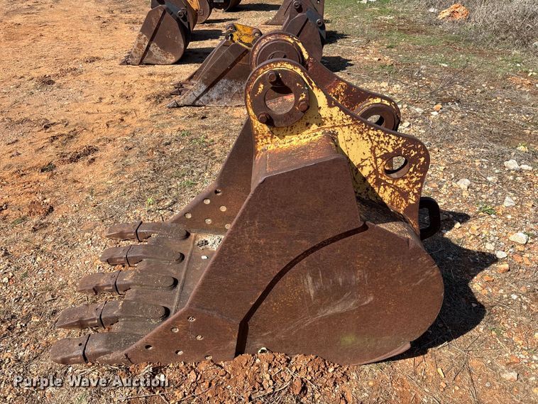 image for item EO4165 (2) excavator buckets