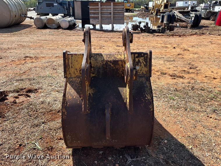 image for item EO4165 (2) excavator buckets