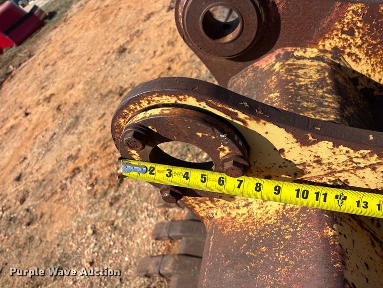 image for item EO4165 (2) excavator buckets