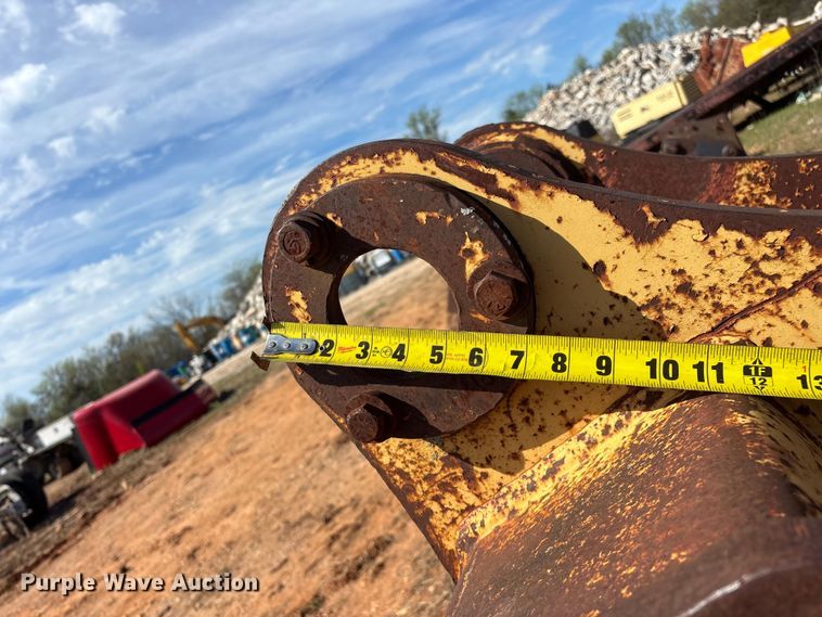 image for item EO4165 (2) excavator buckets