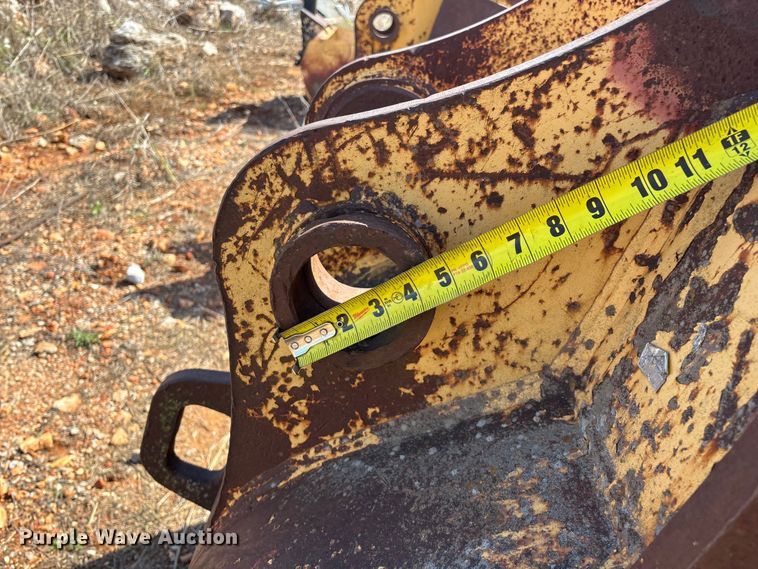 image for item EO4165 (2) excavator buckets