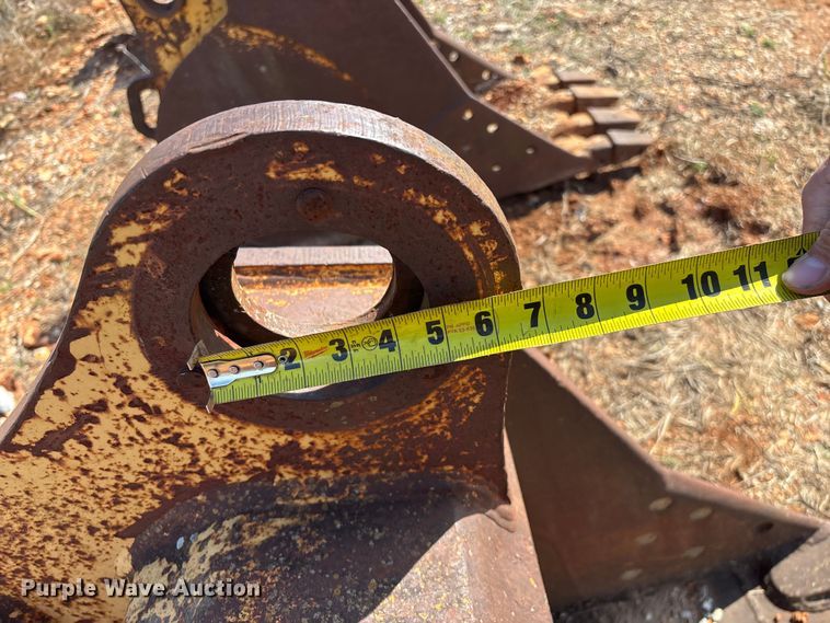 image for item EO4165 (2) excavator buckets