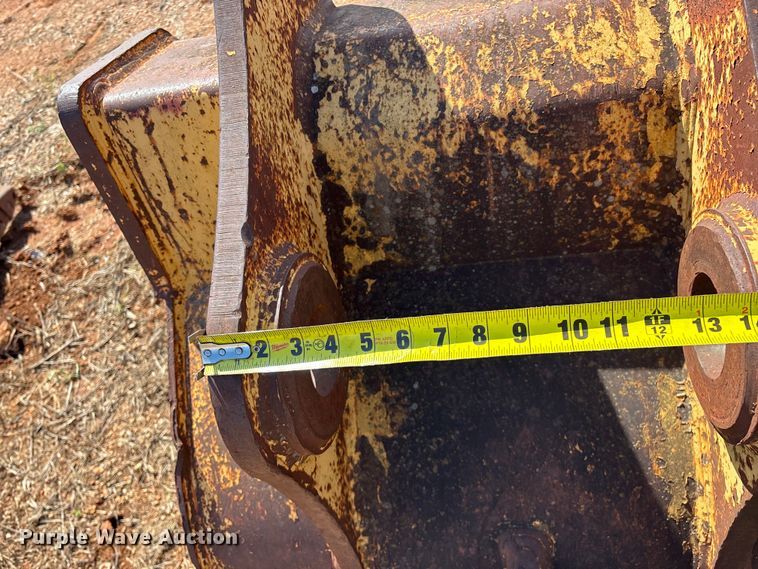 image for item EO4165 (2) excavator buckets