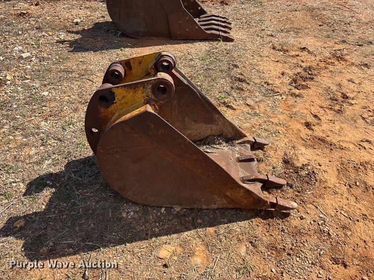 image for item EO4166 (7) backhoe buckets