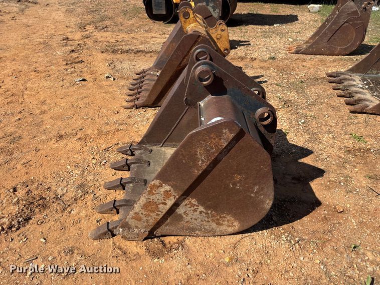 image for item EO4166 (7) backhoe buckets