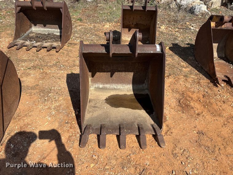 image for item EO4166 (7) backhoe buckets