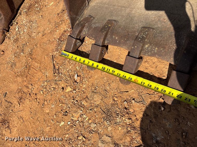 image for item EO4166 (7) backhoe buckets