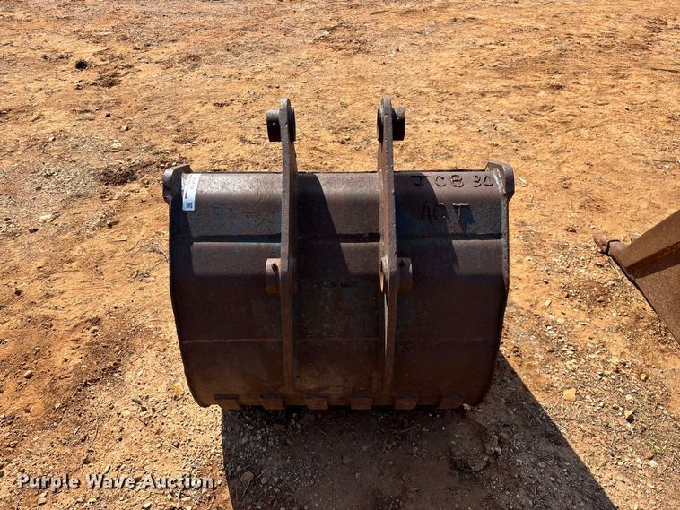 image for item EO4166 (7) backhoe buckets