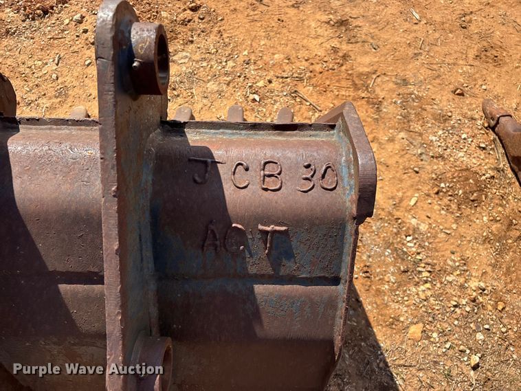 image for item EO4166 (7) backhoe buckets